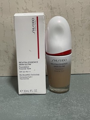 Shiseido Revitalessence Skin Glow Foundation 410 Sunstone