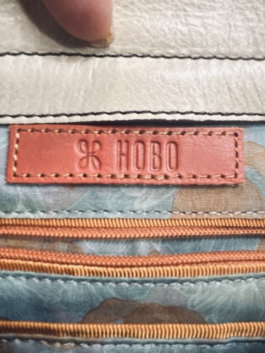 Hobo International Crossbody Purse Cream Color 13x10x5.2 Adjustable Strap READ - Picture 5 of 17
