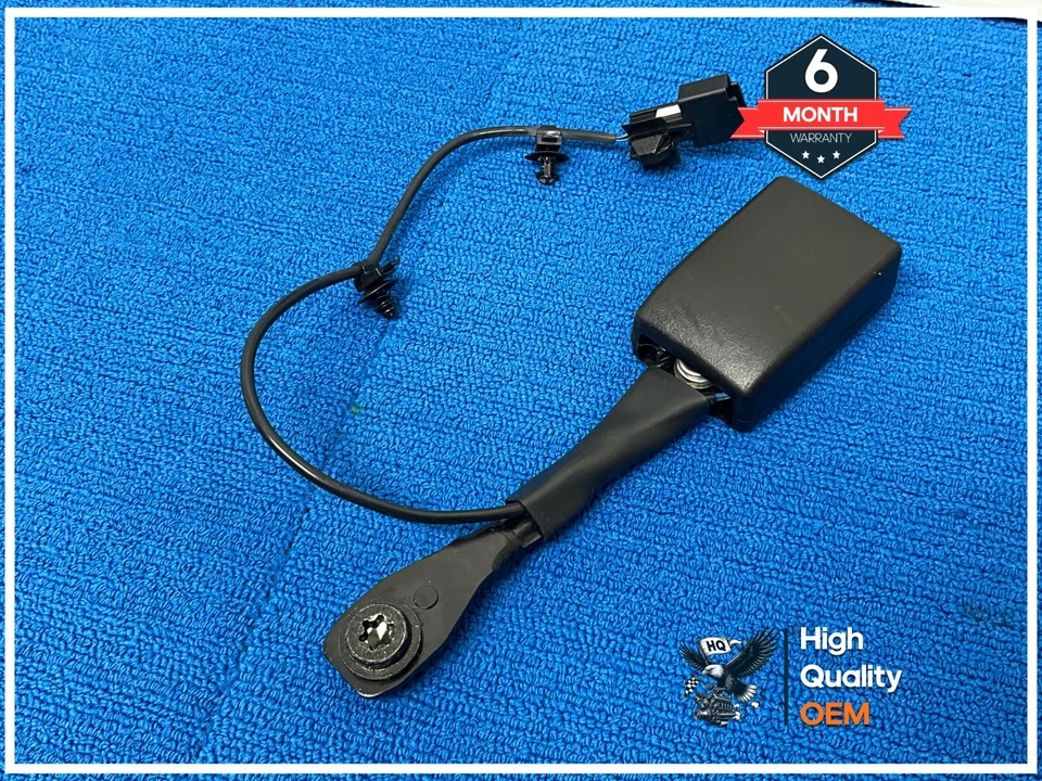 Chevrolet Trax 2017-2019 lado de paso delantero derecho primera fila hebilla de cinturón de seguridad OEM Foto 2 de 4