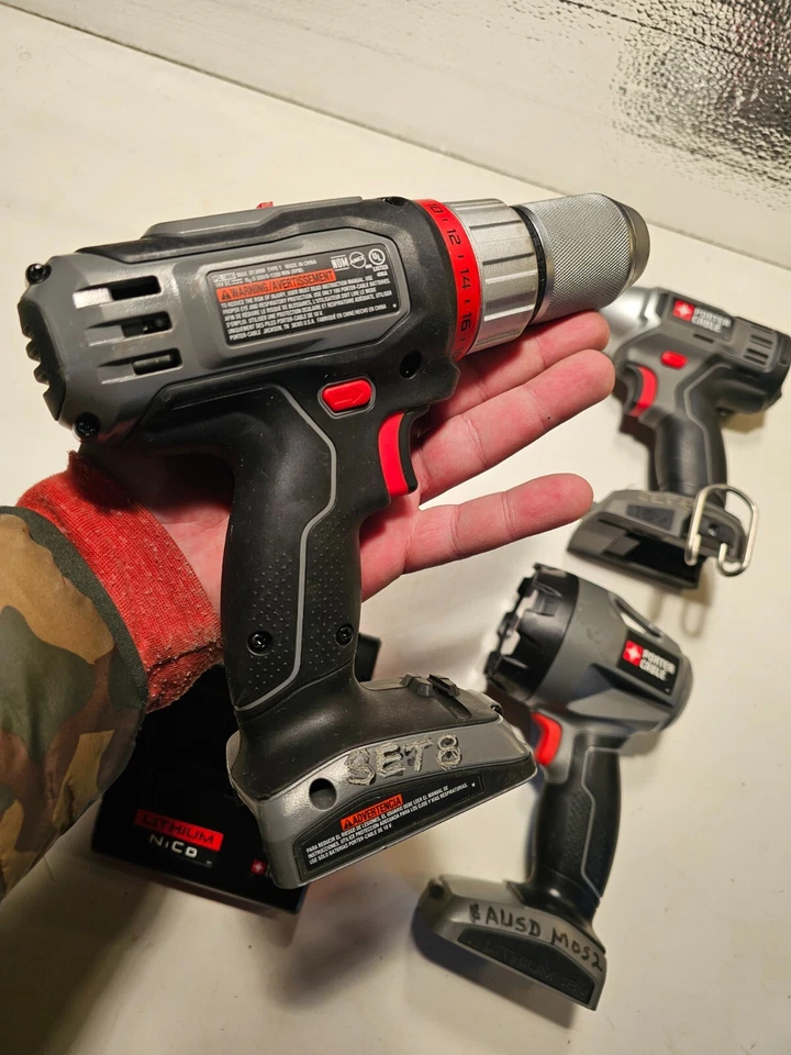 Lot of 4 Porter Cable 18V Tools PCL180ID PCL180D PC1800L PCXMVC Impact Drill - Image 3 of 4