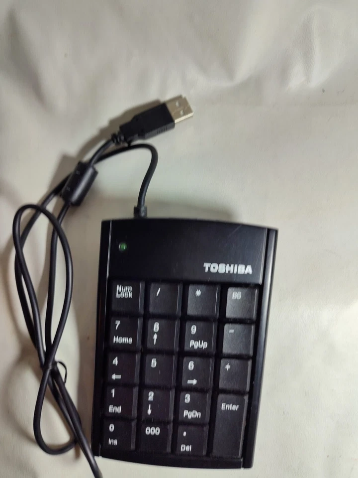 Toshiba PA1390U-1NKP Slim USB Numeric Keypad with 2-Port USB Hub - Image 2 of 4