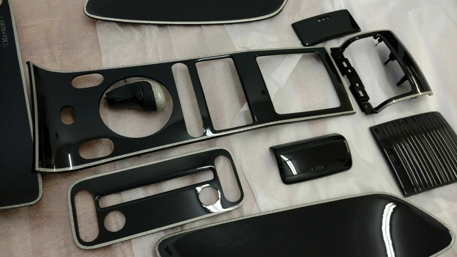 BENTLEY GT GTC MANSORY COMPLETE SILVER CARBON FIBER INTERIOR ORIGINAL MANSORY!