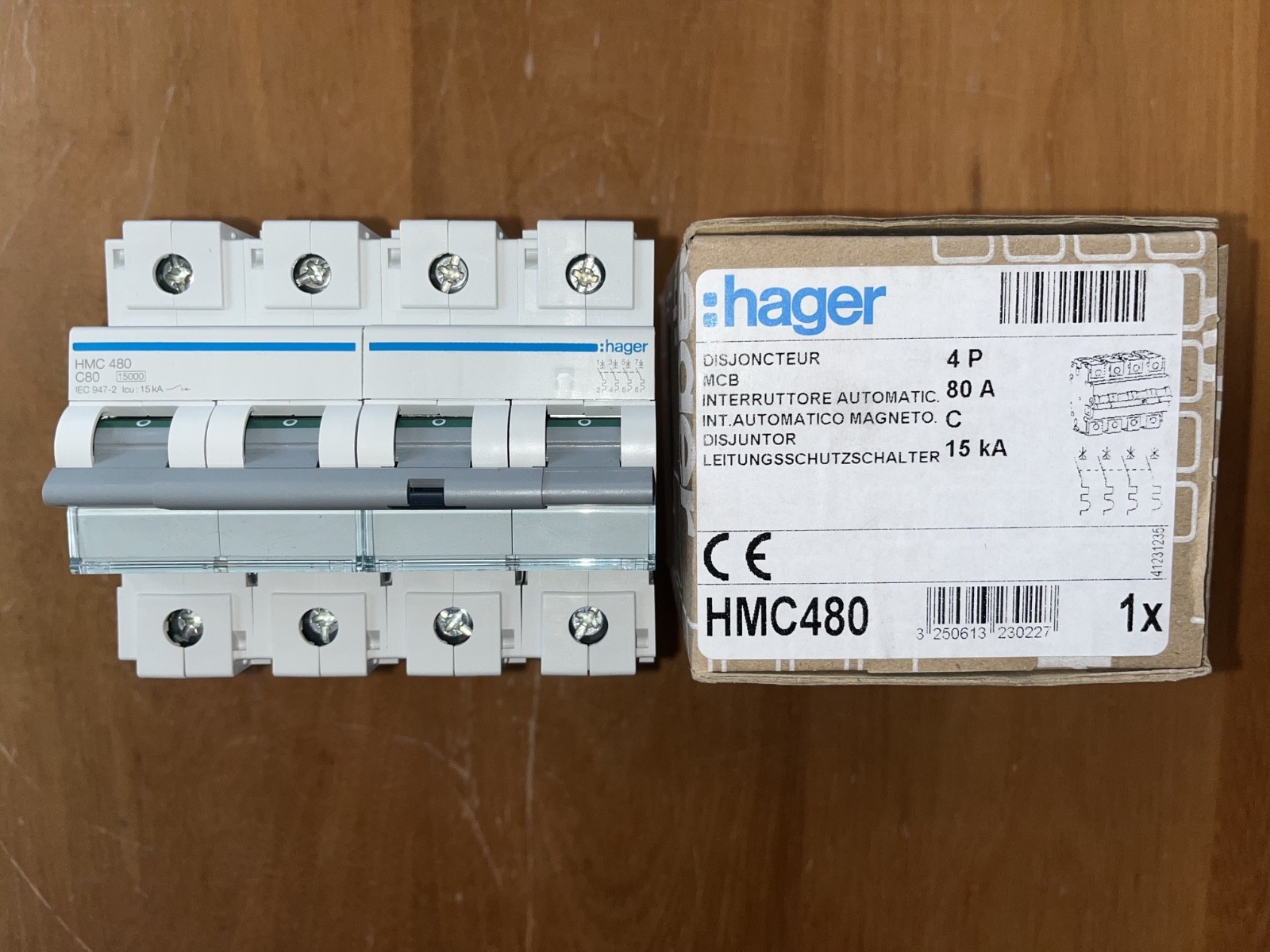 Disjoncteur tétrapolaire 80A Hager HMC480 courbe C pour tableau électrique triphasé