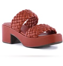 SEYCHELLES NOVELTY LEATHER SANDAL - size 7.5 - New in Box - 129
