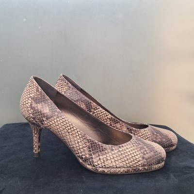 Stuart Weitzman, Russell & Bromley Pumps mit Absatz bräunlich Schlangenmuster 61/2 Neu