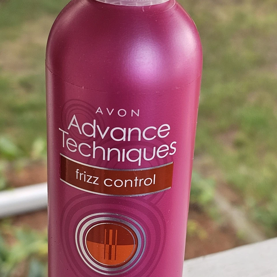 Spray para el cabello Avon Advance Techniques Frizz Control Firm Hold 6,7 OZ Nuevo de Lote Antiguo 2011 Foto 2 de 4