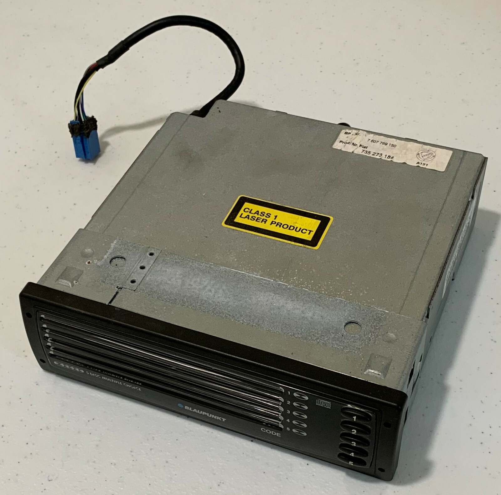 07  MASERATI QUATTROPORTE  M139  5 DISK CD CHANGER AT DRIVER KNEE 735273184