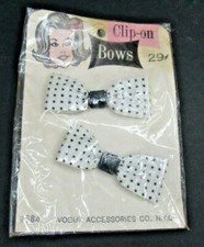 VTG Packaging Vogue New York Girls Hair Clip Accessory Bows White/Black Dots USA