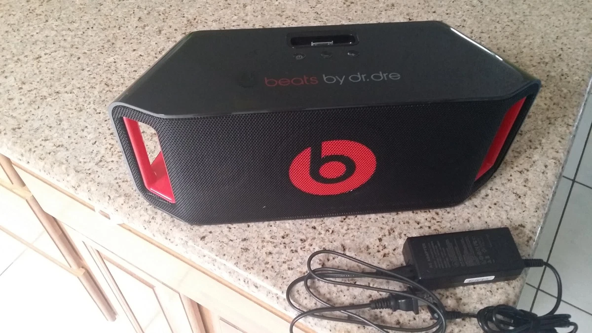 Beatbox Portable Beats by Dr. Dre Red Black Bluetooth 30 pin iPod Speaker