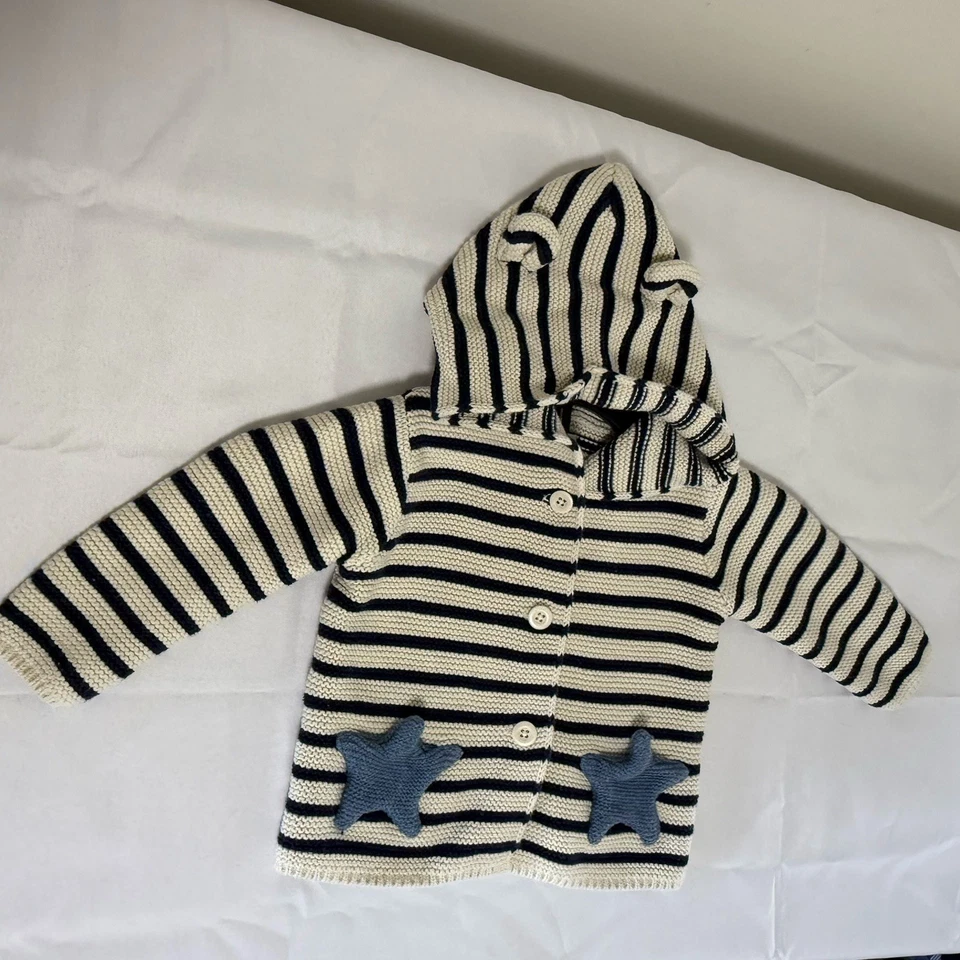Suéter cárdigan con capucha BABY GAP 6-12 meses con orejas y bolsillos de estrella Foto 4 de 4