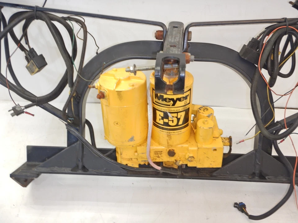 Jeep Wrangler YJ 87-95 Snow Plow Lift Light Bar Frame Meyer E57 Pump FREIGHT Foto 2 de 4