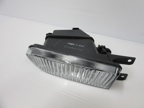AUDI 100 C4 1990-1994 PARACHOQUES DELANTERO CONDUCTORES LUZ ANTINIEBLA LATERAL OEM CALIDAD DEPO PARTE - Imagen 2 de 9