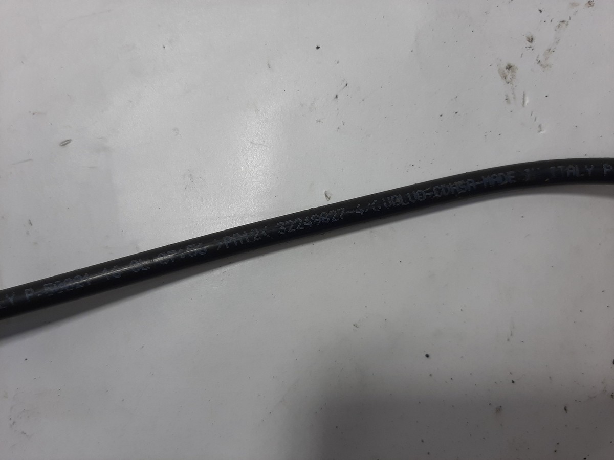 VOLVO V40 Hatchback Coolant Hose Pipe 32249827 2.0 Diesel VOLVO V40 Hatchback Coolant Hose Pipe 32249827 2.0 Diesel