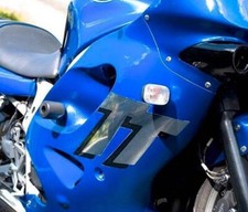 TRIUMPH TT600 FAIRING CRASH