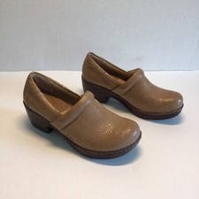 BOC Born Concept Sz 8M Tan Irridescent Embossed Slip On Clogs