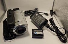 Sony Handycam DCR-SR45 HDD 30 GB Handycam Digital Camcorder Silver / Charger