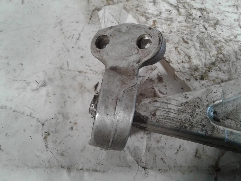 Brazo de control inferior inferior delantero izquierdo usado se adapta a: BMW M3 2002 delantero izquierdo inferior Foto 3 de 4