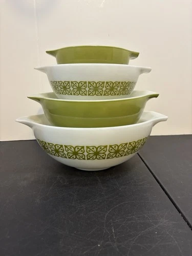Vintage Pyrex Cinderella Nesting Mixing Bowls Set Of 4 Green Verde Square