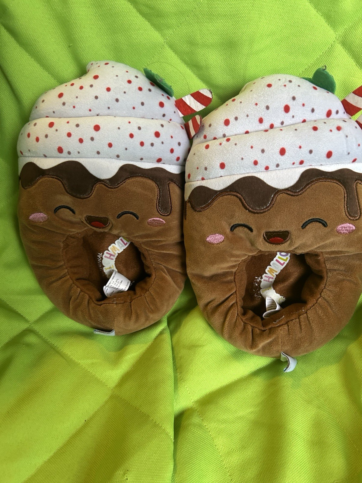 APL Pantofole Squishmallow Natale Hot Coco