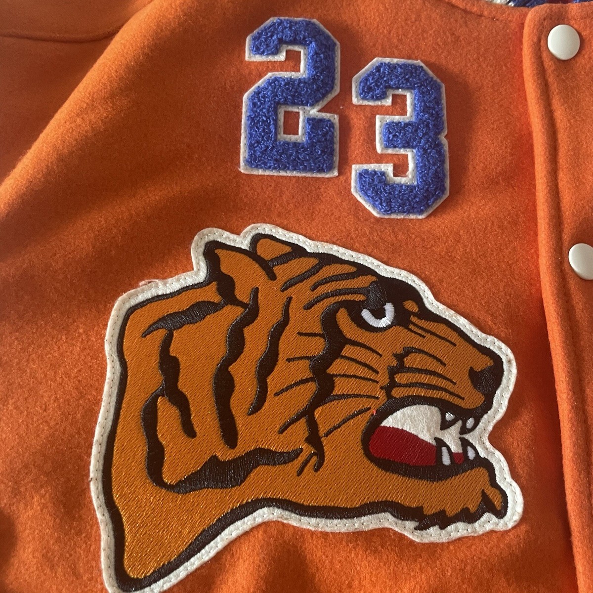 Supreme Tiger Varsity Jacket Orange FW23 Size Small Brand Supreme Tiger Varsity Jacket Orange FW23 Size Small Brand