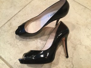 womens black peep toe shoes