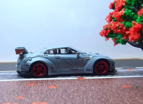 Modellino auto in plastica 1/87 Nissan GT-R R35 - Foto 5 di 29