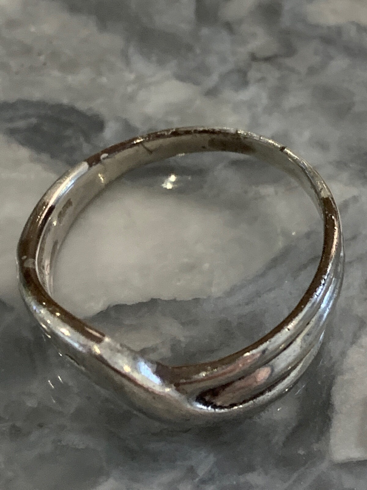 Vintage Solid Silver Hallmarked Ring  Pattern Twi… - image 4