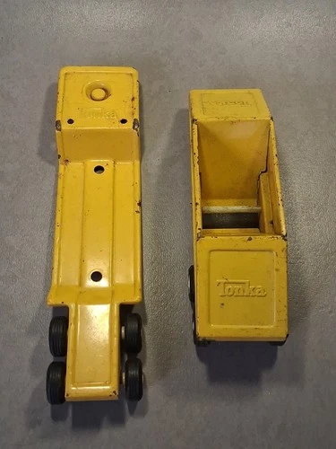 2 VINTAGE TONKA TOY TRUCK METAL SEMI TRAILER BOTTOM DUMP + LOW BOY YELLOW