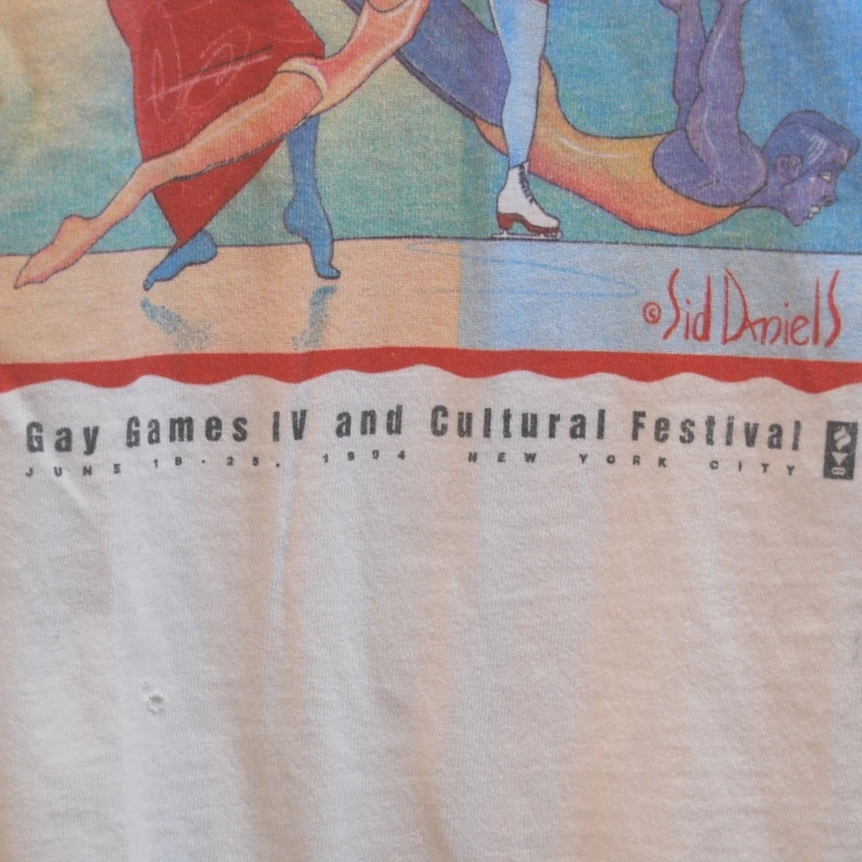 Men's Tshirt 2XL Vintage single stitch 90s Fruit of the Loom Gay Games 1994 - Image 3 of 4