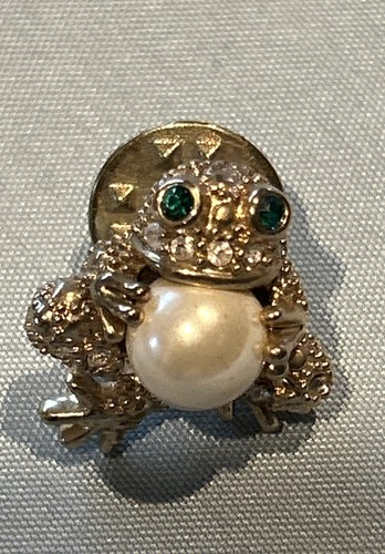 Vintage Gold-Tone Wearable Frog Brooch Pin With Green & White Rhinestones