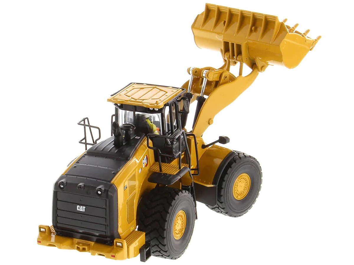 CAT CATERPILLAR 980 WHEEL LOADER WITH OPERATOR 1/50 BY DIECAST