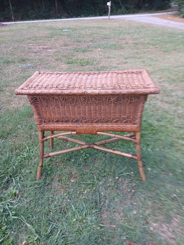Antigua mesa de centro de bambú Ratán francesa o italiana de colección de mimbre Foto 4 de 4