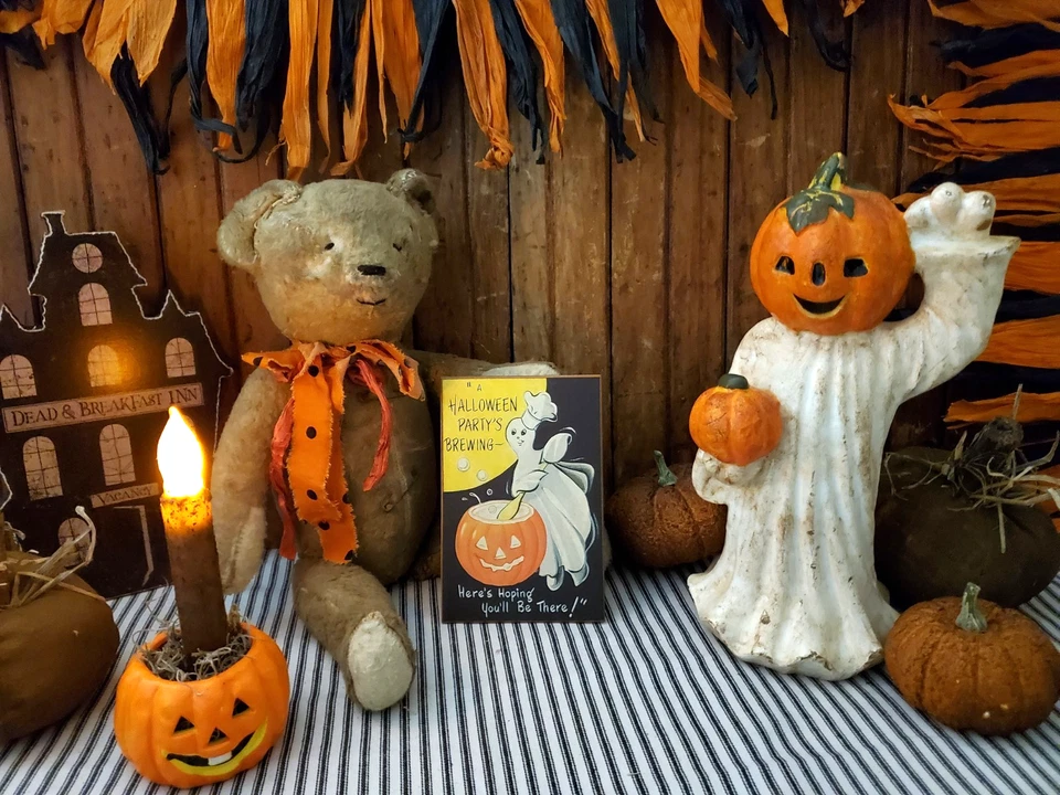 ADORABLE VINTAGE PRIMITIVE SHABBY RETRO STYLE HALLOWEEN GHOST PARTY WOOD SIGN - Image 2 of 4