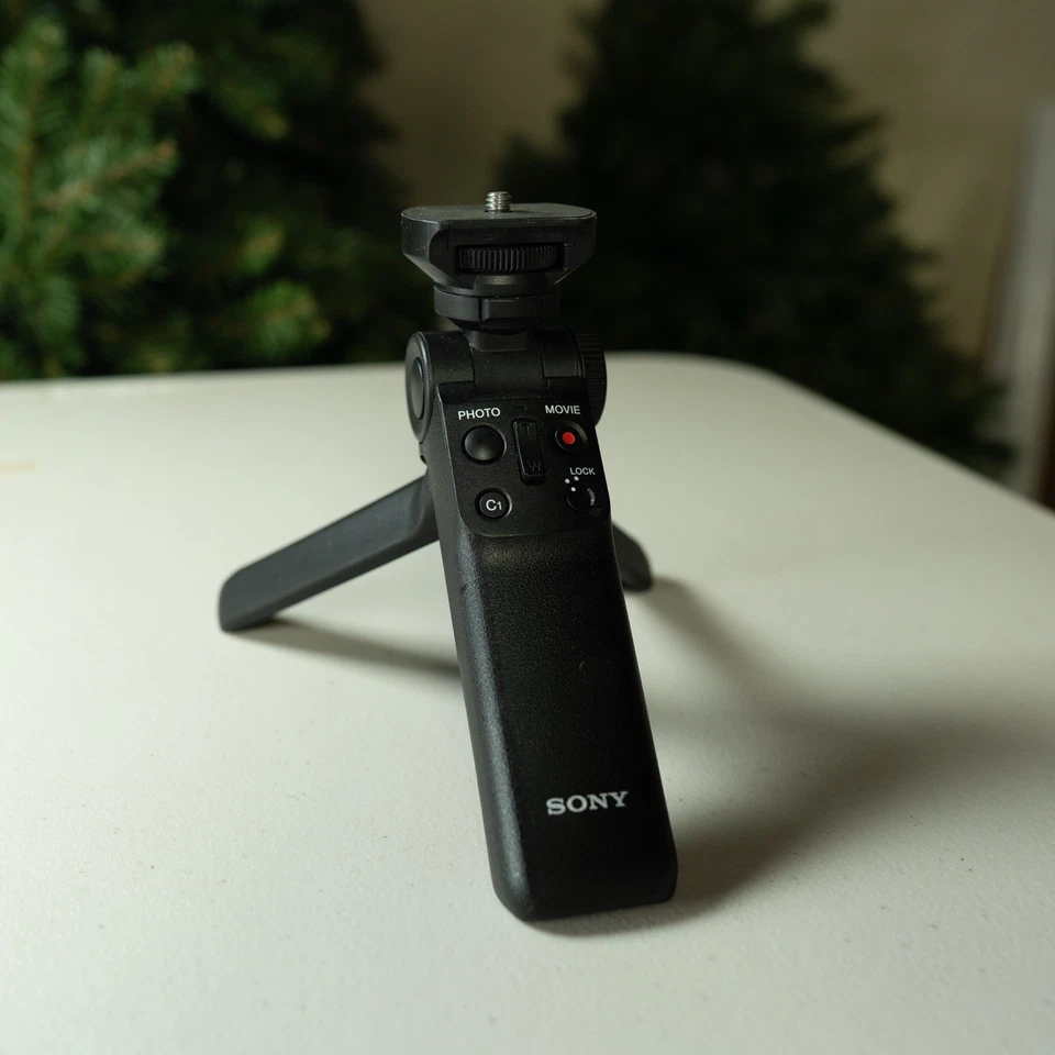 Sony GP-VPT2BT Shooting Grip for Sony Digital Camera - Image 2 of 3