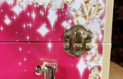 Bratz Forever Diamondz 2006 Jewelry Box w/Metal Carry Handle