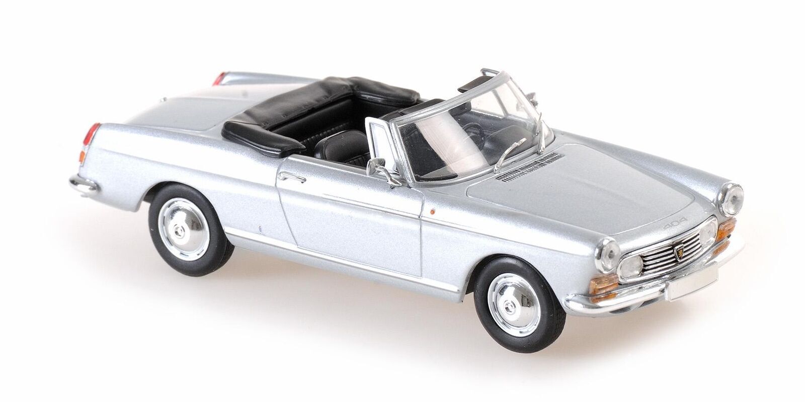 Peugeot 404 Cabriolet 1962 voiture miniature de collection Maxichamps 1/43