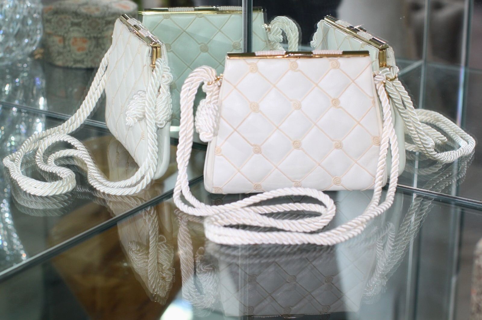 JUDITH LEIBER SWAROVSKI CRYSTAL CREAM OFF WHITE QUILTED MINAUDIERE