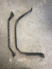 05 Nissan Pathfinder 4x2 Fuel Gas Tank Straps