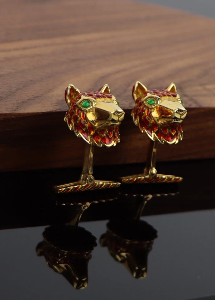 Vintage David Webb Pair of Enamel and Gold Cuff Links - Image 4 of 4