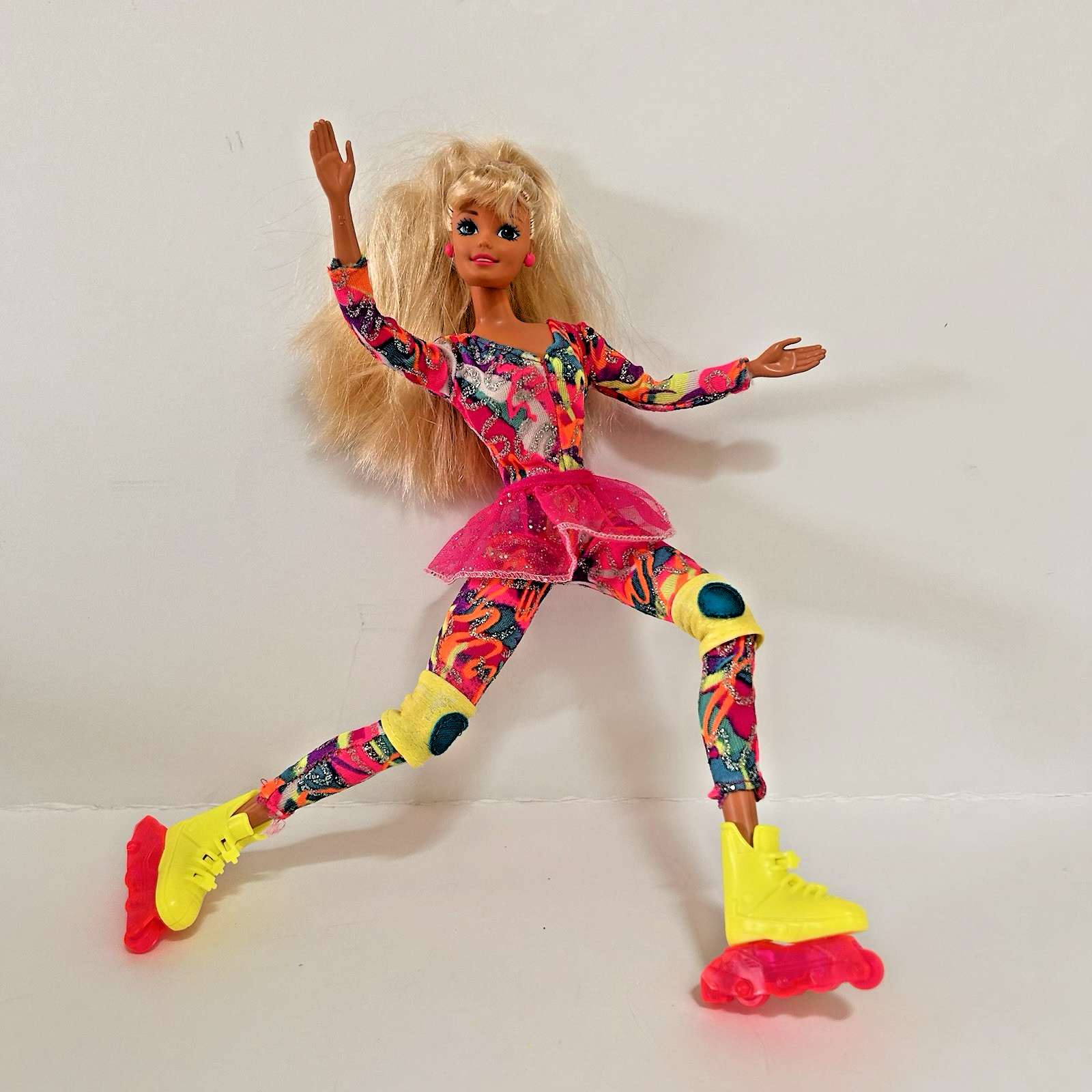 Vintage Hot Skatin Blonde Barbie with Ice Roller Skates Helmet Accessories