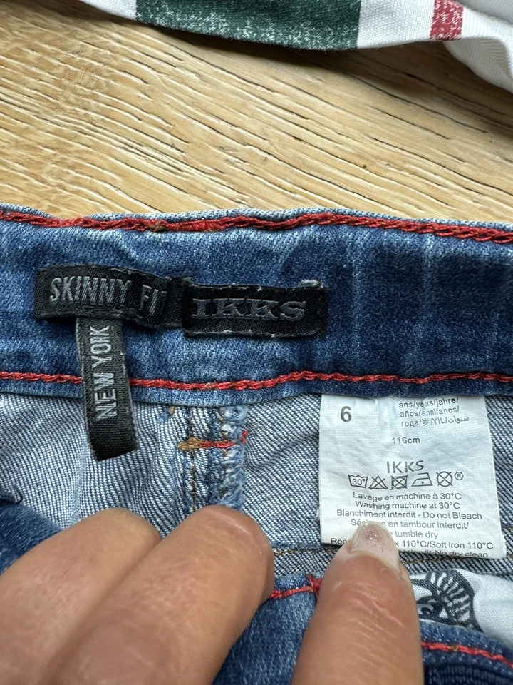 Lote de carreras de diseño IKKS para niños talla 5-6 ¡SÚPER LINDO precio firme! Foto 3 de 4