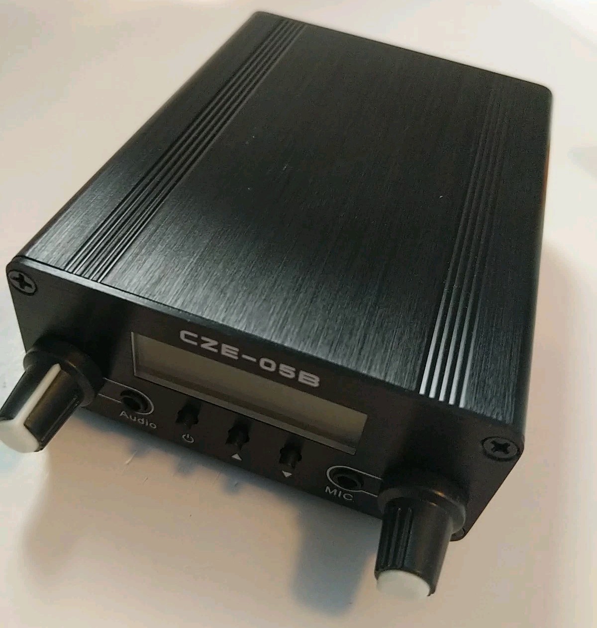 MaxDare CZE05B FM Mini Radio Transmitter w/ Antenna CZE-O5B 