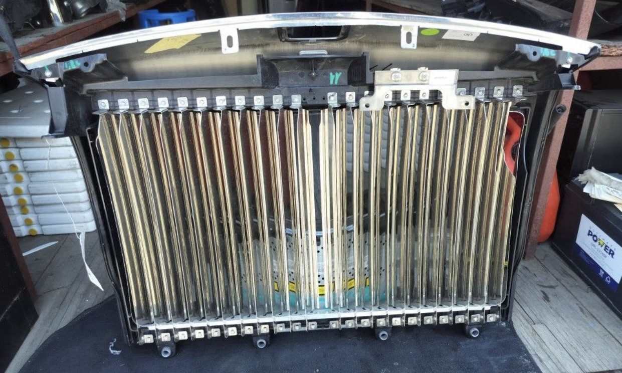 2018 Rolls Royce Phantom Front Bumper Grille OEM Used