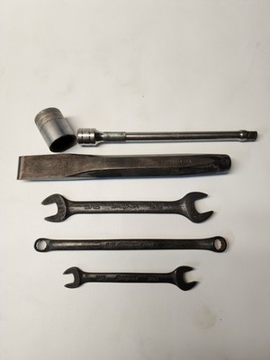 Snap-On Tools Lot Of 6. Wrenches, Chisel, 1/2'' Socket, 3/8'' Extension.