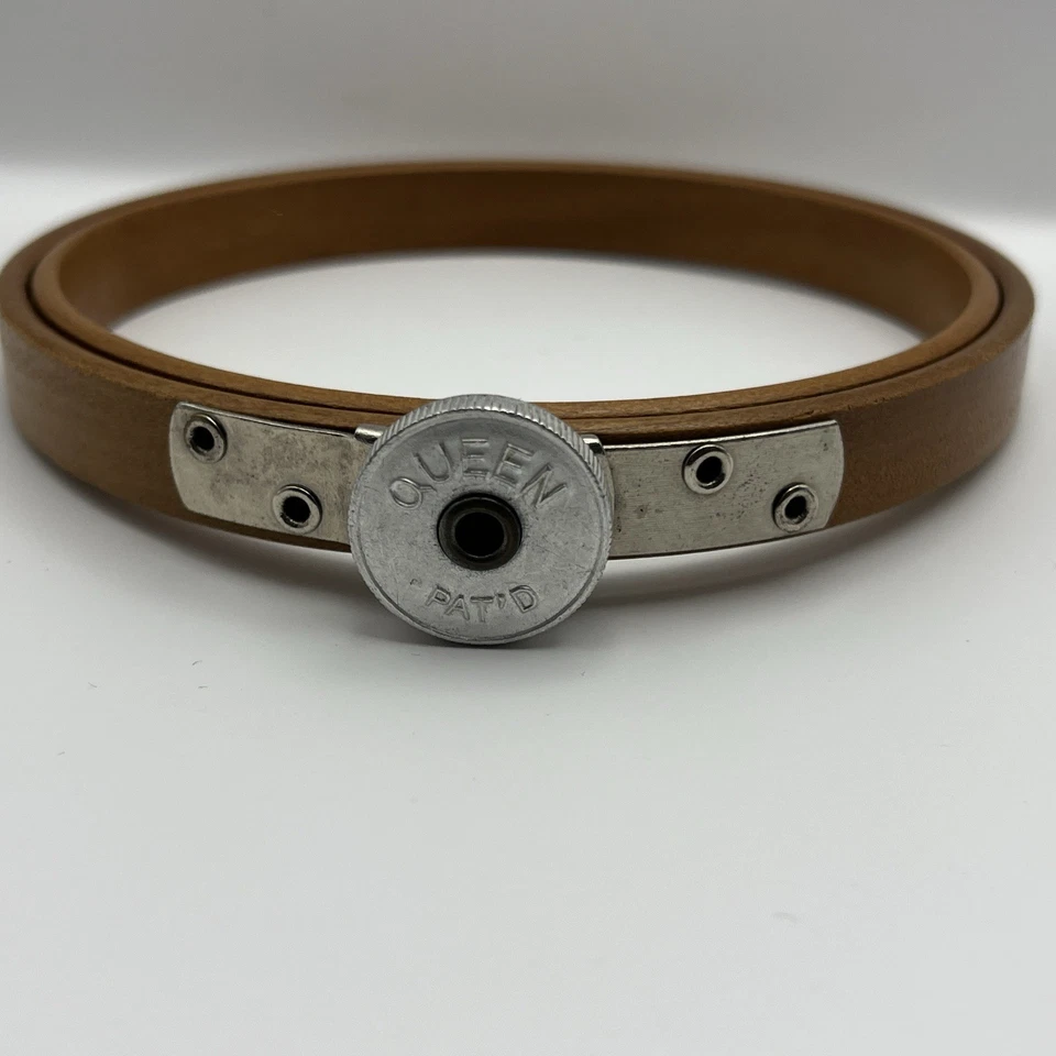 Rare Vintage 4" Round QUEEN Tension Wheel Embroidery Hoop Ring Felt Lined - Image 3 of 4