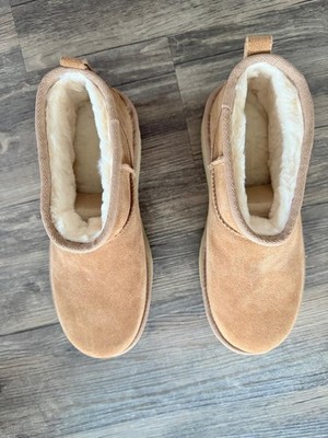 New UGG Women s Classic Ultra Mini Platform Chestnut Boots Size 8