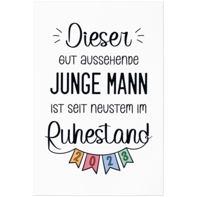 Dieser gut aussehende junge Mann ist seit neustem im Ruhestand 2023 11001008531