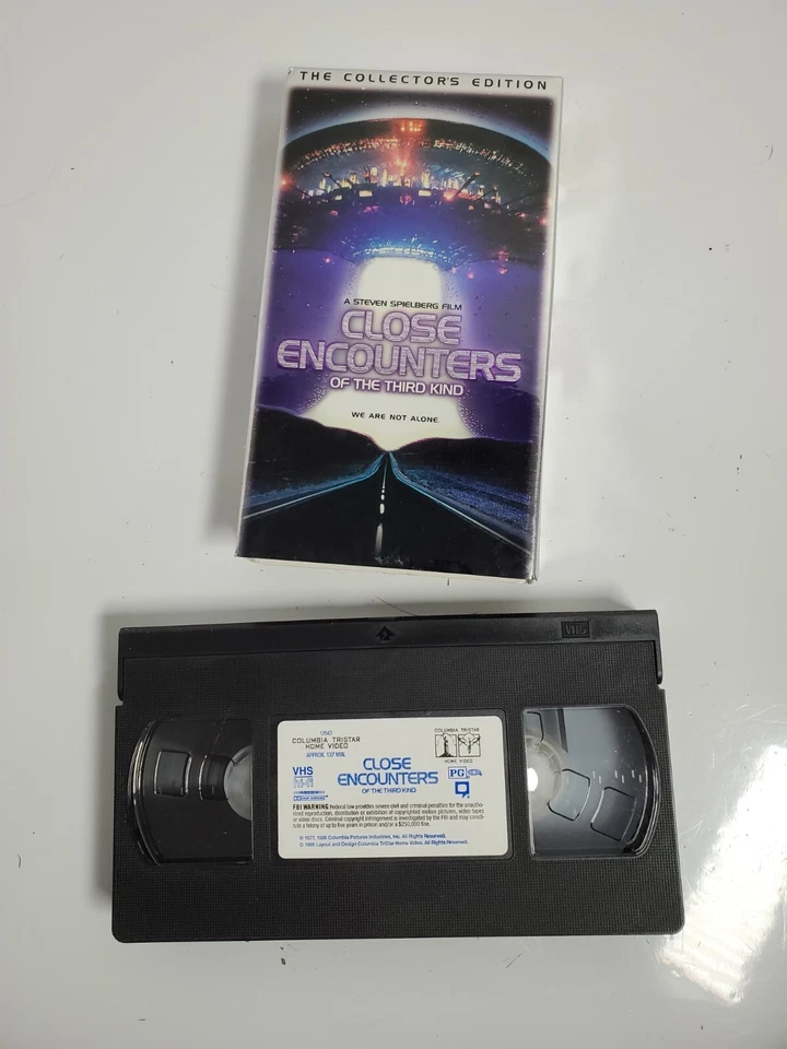 Close Encounters of the Third Kind VHS The Collectors Edition USED - Image 4 of 4