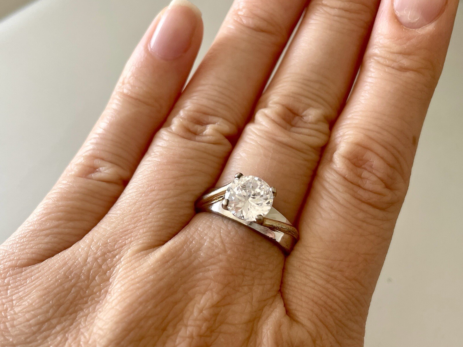 Vintage Round Cut Clear CZ Engagement Ring in 925 Sterling Silver Size 7-image