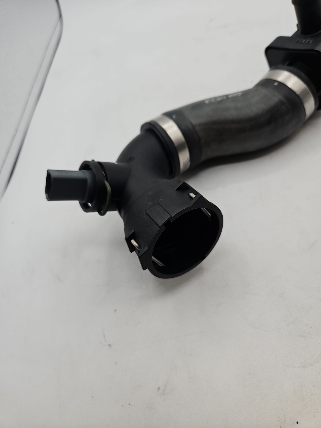 Bentley Continental GT/GTC 04-07&Flying spur 06-07 UPPER COOLANT HOSE 3W0122051C